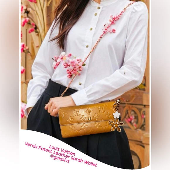 Louis Vuitton Handbags - Louis Vuitton
Vernis Patent Leather Sarah Wallet vintage converted Crossbody